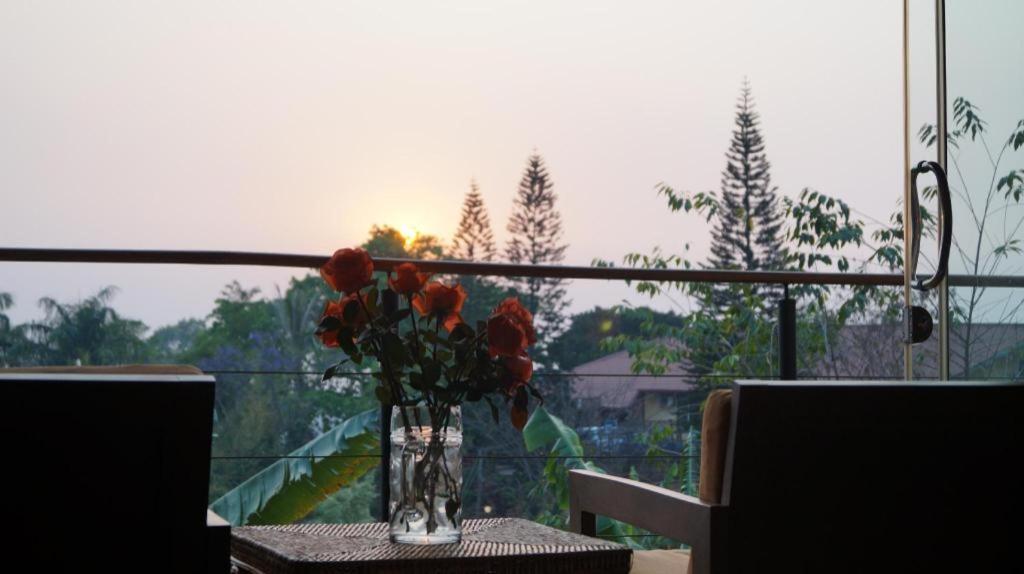 มอนเต ดิ วิโน ลอดจ์ Hotel ตองยี ภายนอก รูปภาพ