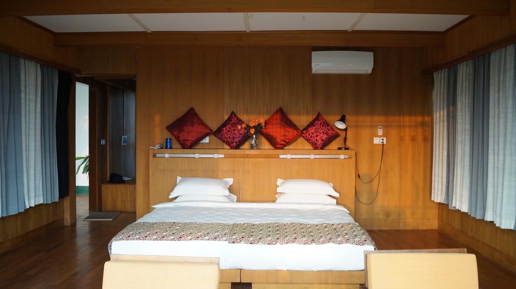 มอนเต ดิ วิโน ลอดจ์ Hotel ตองยี ภายนอก รูปภาพ
