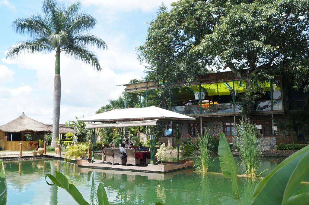 มอนเต ดิ วิโน ลอดจ์ Hotel ตองยี ภายนอก รูปภาพ