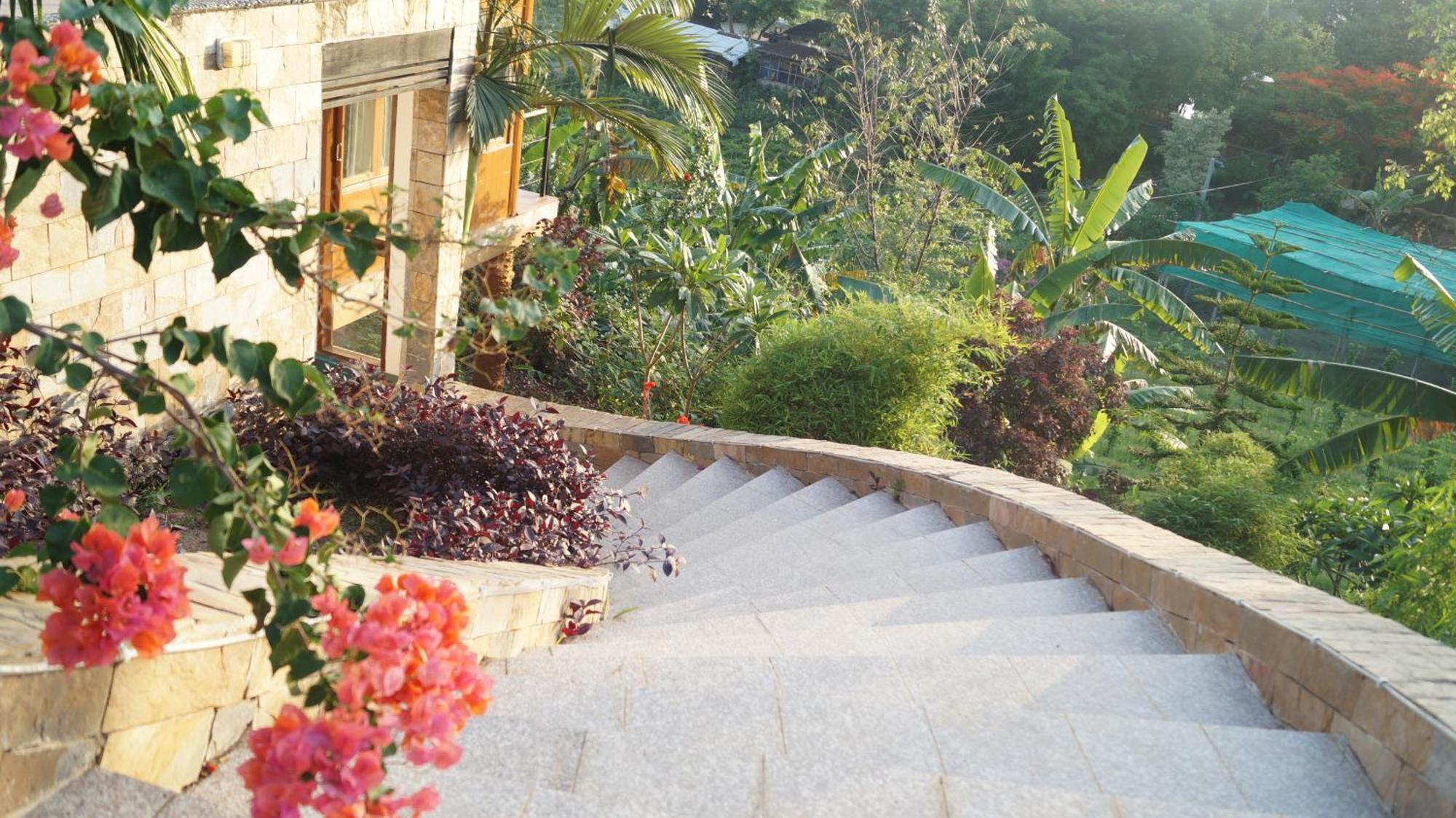 มอนเต ดิ วิโน ลอดจ์ Hotel ตองยี ภายนอก รูปภาพ