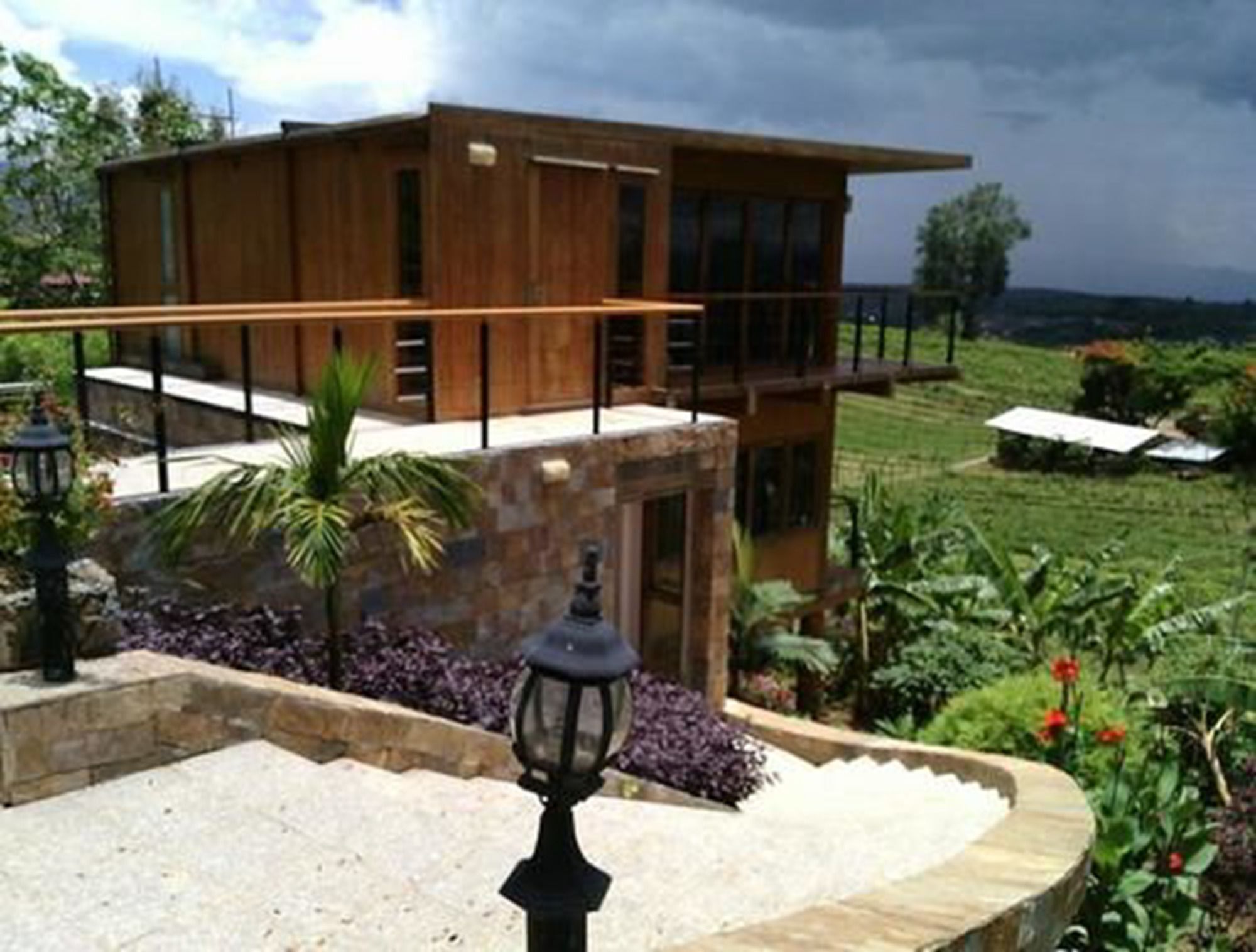 มอนเต ดิ วิโน ลอดจ์ Hotel ตองยี ภายนอก รูปภาพ